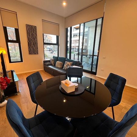 Luxe 2Br Executive Apartment Kingston Pool Parking Wifi Bbq Wine Екстериор снимка