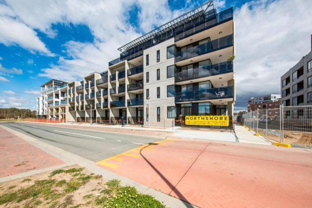 Luxe 2Br Executive Apartment Kingston Pool Parking Wifi Bbq Wine Екстериор снимка