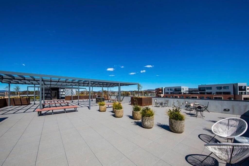 Luxe 2Br Executive Apartment Kingston Pool Parking Wifi Bbq Wine Екстериор снимка