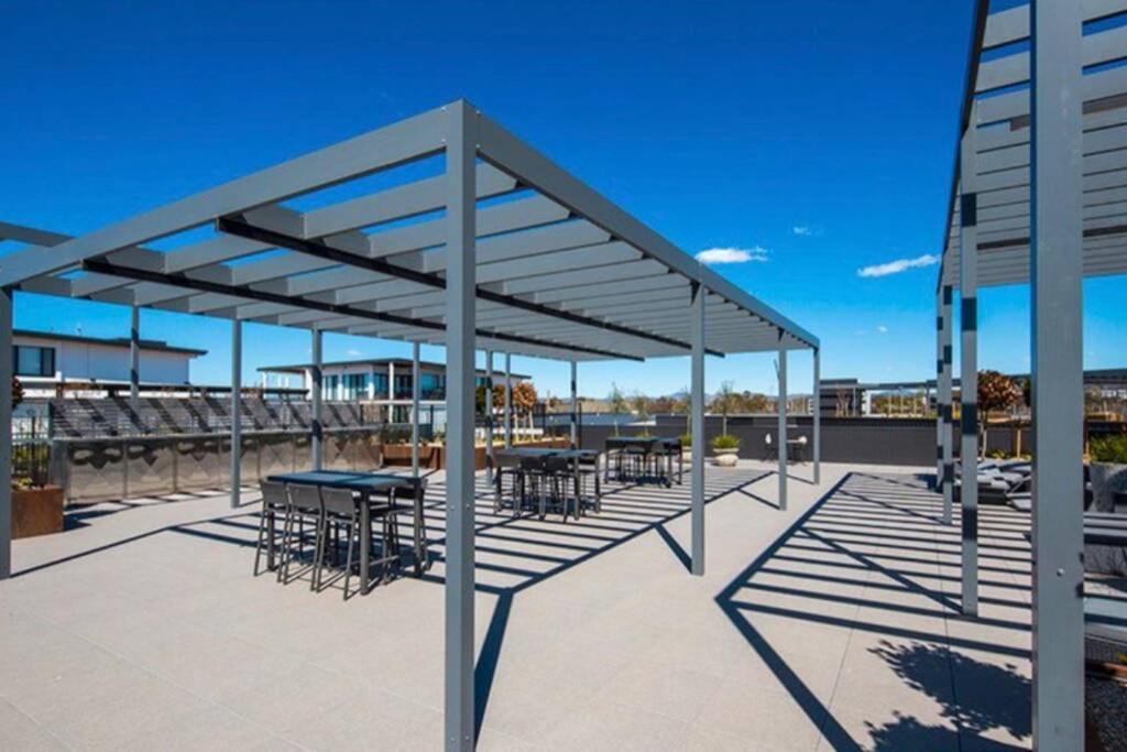 Luxe 2Br Executive Apartment Kingston Pool Parking Wifi Bbq Wine Екстериор снимка