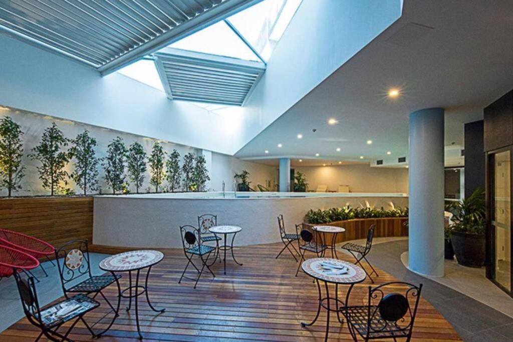 Luxe 2Br Executive Apartment Kingston Pool Parking Wifi Bbq Wine Екстериор снимка