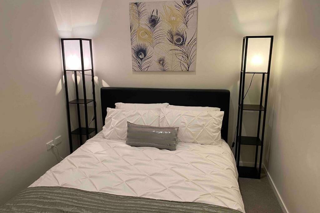 Luxe 2Br Executive Apartment Kingston Pool Parking Wifi Bbq Wine Екстериор снимка