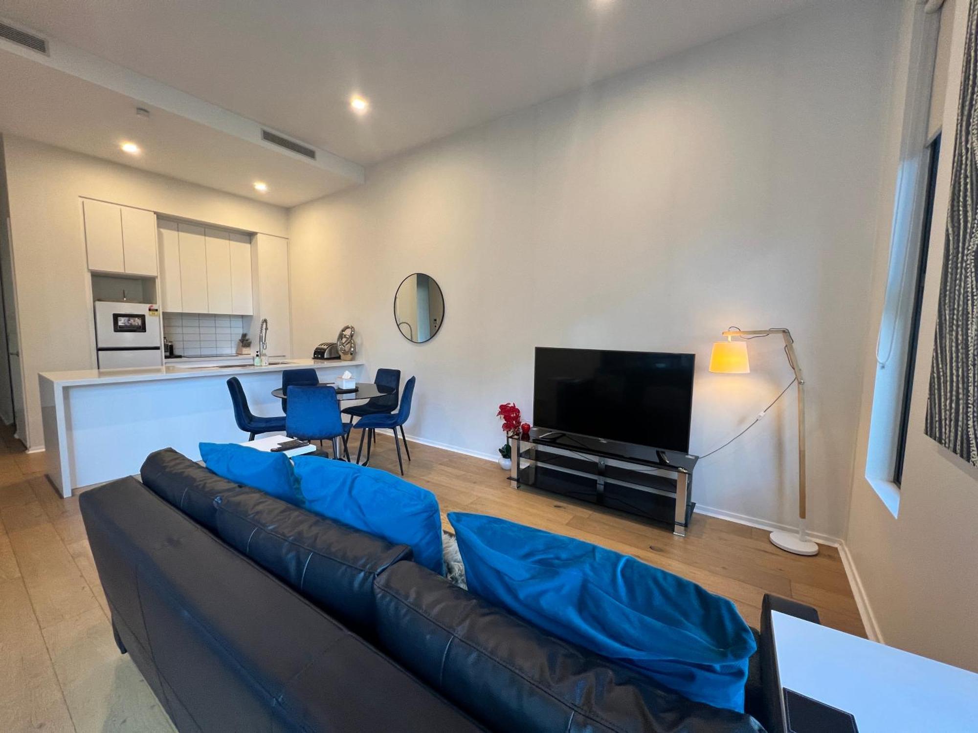 Luxe 2Br Executive Apartment Kingston Pool Parking Wifi Bbq Wine Екстериор снимка