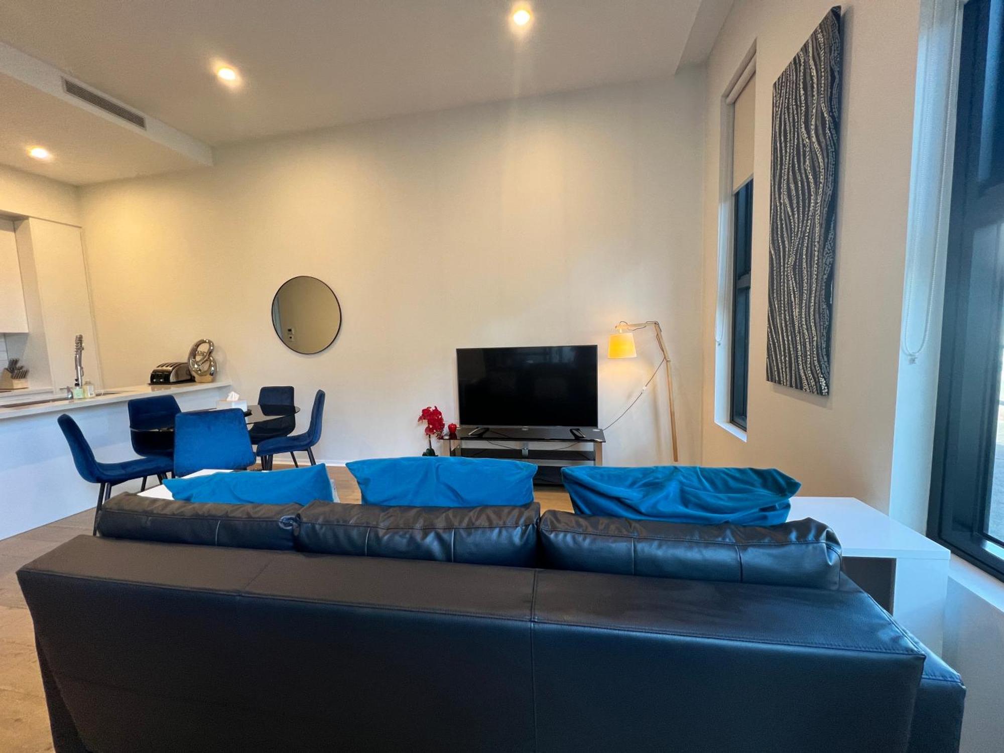 Luxe 2Br Executive Apartment Kingston Pool Parking Wifi Bbq Wine Екстериор снимка