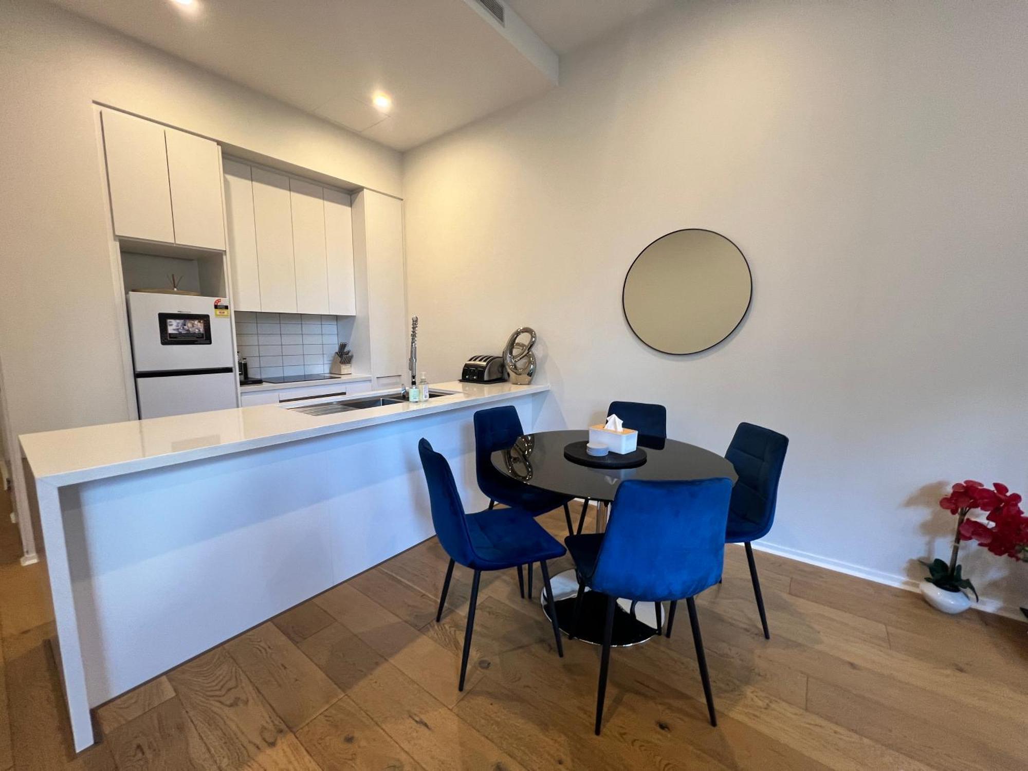 Luxe 2Br Executive Apartment Kingston Pool Parking Wifi Bbq Wine Екстериор снимка